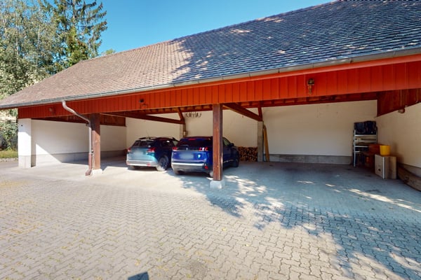 Duplex avec jardin, immense cave et 2 couverts à voiture 9
