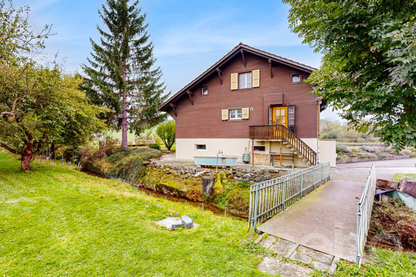 Charmant chalet avec grande parcelle et joli potentiel 2