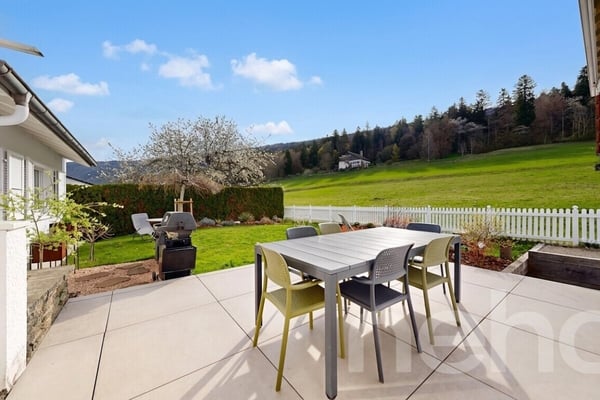Superbe villa familiale, piscine intérieure, terrasses et vue forêt 5