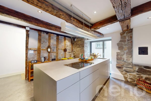 Einzigartiges Bijou mit modernem Wohnkomfort und grosser Terrasse 8