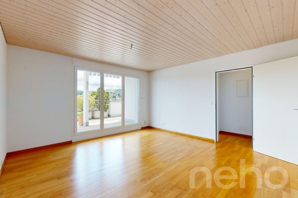 Ein Wohntraum auf einer Ebene: Attika mit Lift in die Wohnung 9