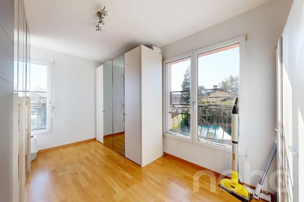 Spacieux appartement familial avec balcons et jardin à St-Prex 11
