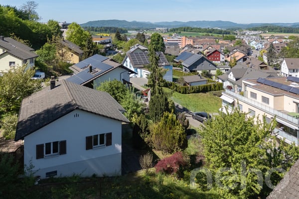 5-Zimmer Haus mit Charme und grossem Garten - mit Neubaupotenzial 1