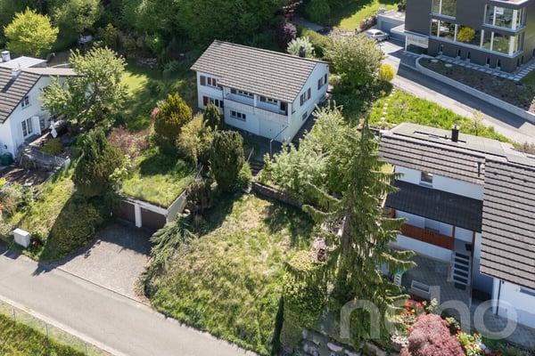 5-Zimmer Haus mit Charme und grossem Garten - mit Neubaupotenzial 2