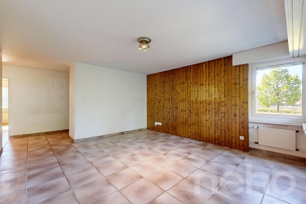 Ruhig gelegene 3.5-Zimmer-Wohnung mit Balkon und Potenzial in Höngg 7
