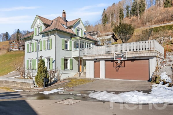 Stilvoll restauriertes Wohnhaus von 1919 1