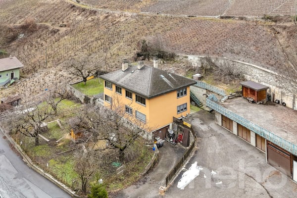 Opportunité rare : maison avec deux appartements 2