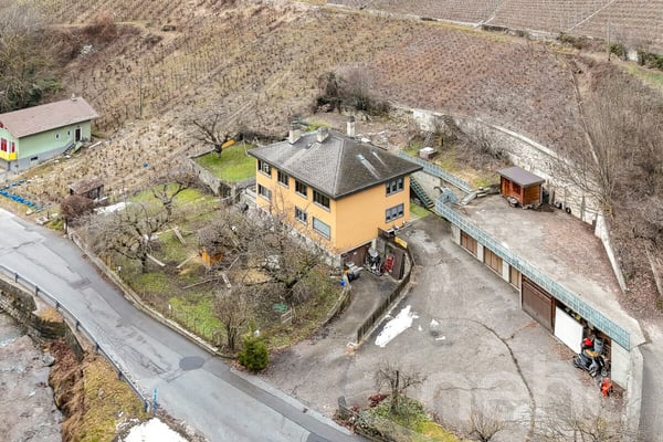 Opportunité rare : maison avec deux appartements 1