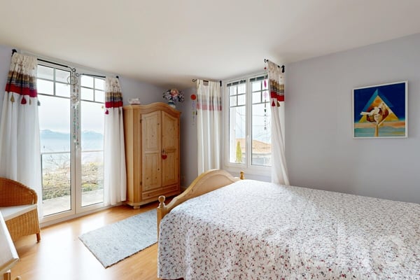 Maison de caractère avec vue panoramique sur le Léman et les Alpes 11