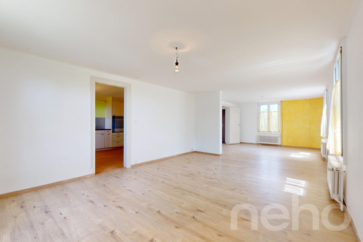 Immobilie in Gretzenbach - Zweifamilienhaus im Grünen mit 400 m² gewerblich nutzbarem Schuppen - Bild 4