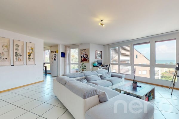 Appartement rénové de 4,5 pièces avec vue sur le lac ! 4