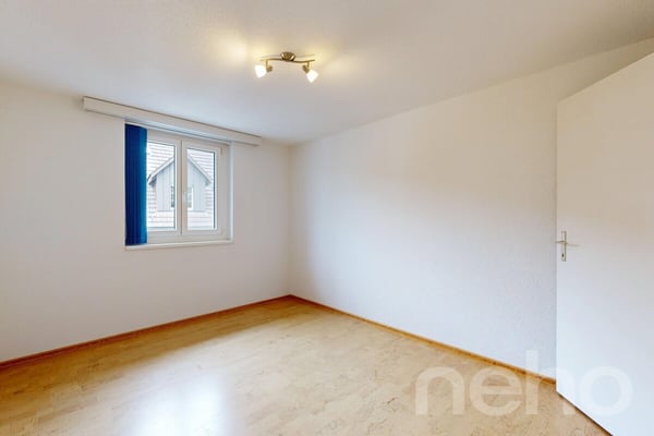 Gepflegtes 2-Familienhaus mit 4.5- & 5.5-Zimmer-Wohnung 12