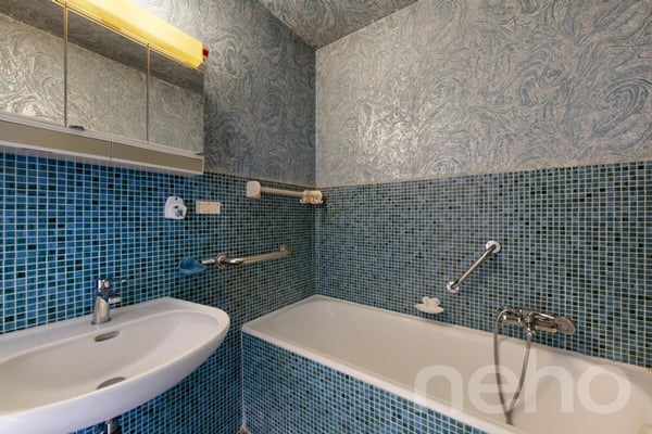 Villa à rénover à fort potentiel, opportunité unique à Vessy 10