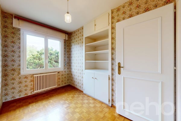 Villa à rénover à fort potentiel, opportunité unique à Vessy 9