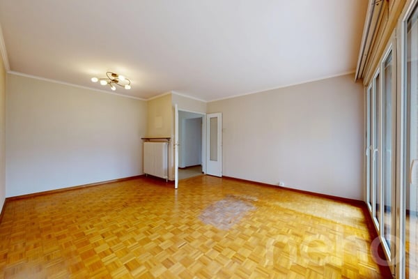 Villa à rénover à fort potentiel, opportunité unique à Vessy 4