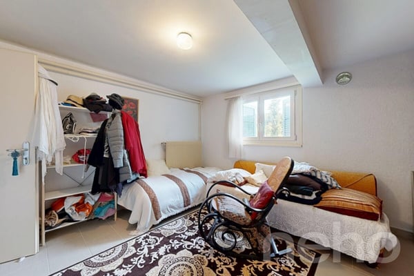 Maison villageoise de 2 appartements avec potentiel de transformation 12