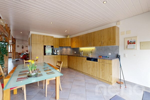 Maison de 380 m² avec vue montagnes et fort potentiel de rendement 5