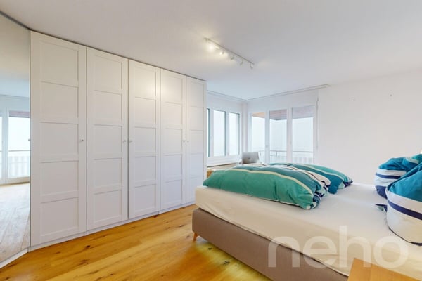 Exklusive 5.5-Zimmer-Wohnung an erhöhter Lage mit Weitsicht 5