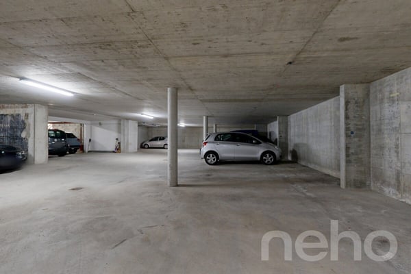Le Pont: Propriété sur les quais avec jardin et parking souterrain 11