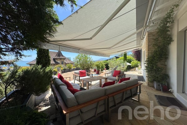 Villa contemporaine d'exception avec piscine et vue lac Neuchâtel 2