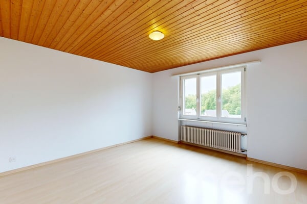 4-Zimmerwohnung im obersten Stock mit Balkon und Cheminée 4