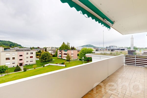 4-Zimmerwohnung im obersten Stock mit Balkon und Cheminée 10