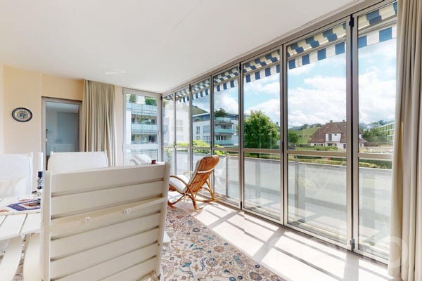Grosszügige 4.5-Zi.-Wohnung mit Loggia an zentraler, ruhiger Lage 10