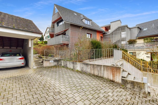 Moderne und grosszügige 4.5-Zimmerwohnung mit Schwedenofen 11