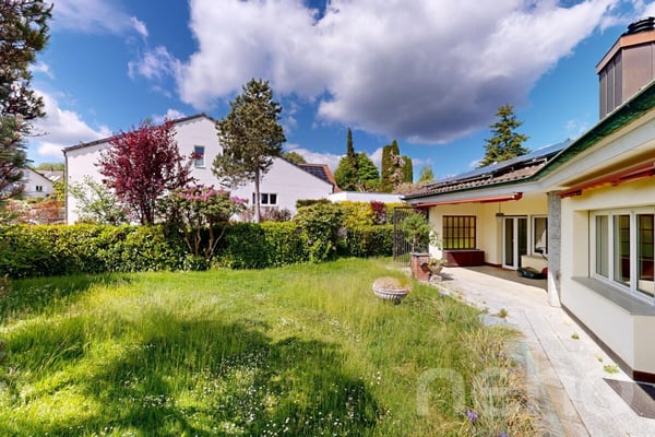 Grosszügiges 6.5-Zimmer-Einfamilienhaus mit grossem Garten 9