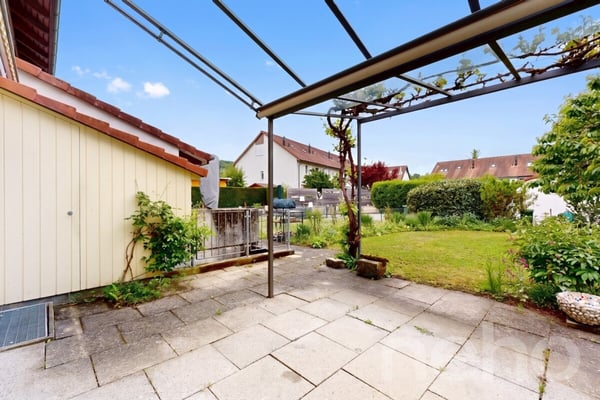 5.5-Zimmer Eckhaus mit Gartenidylle in familienfreundlicher Lage 3