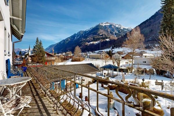 7.5 Zimmer Einfamilienhaus mit Garten und Bergblick 8