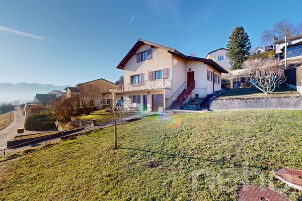 Charmante villa avec vue dégagée sur les Alpes et le lac 2