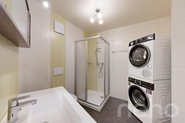 Exclusif: lumineux appartement avec grand balcon-terrasse 8