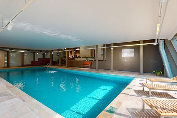 Appartement 2,5 pièces en rez-de-jardin avec piscine intérieure 7
