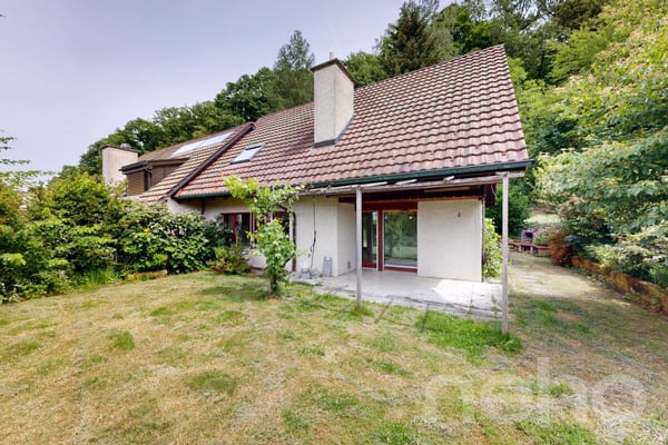 Einfamilienhaus mit viel Potenzial in ruhigem Wohnquartier 1