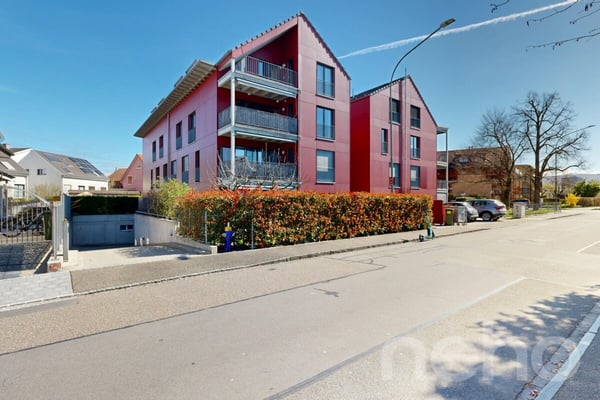 Stilvolle 3.5-Zimmerwohnung mit Balkon und Einstellhallenplatz 12