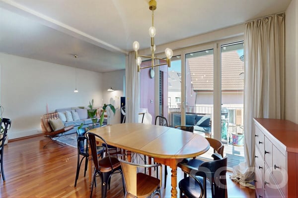 Stilvolle 3.5-Zimmerwohnung mit Balkon und Einstellhallenplatz 3