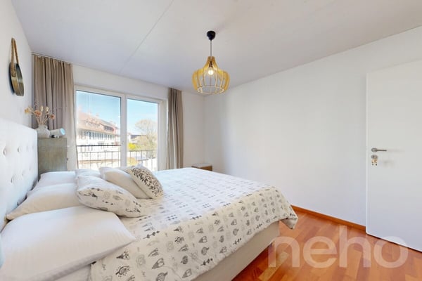 Stilvolle 3.5-Zimmerwohnung mit Balkon und Einstellhallenplatz 9