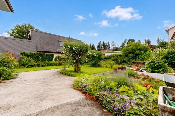 Familienhaus mit Waldnähe, grossem Garten und Potenzial 11