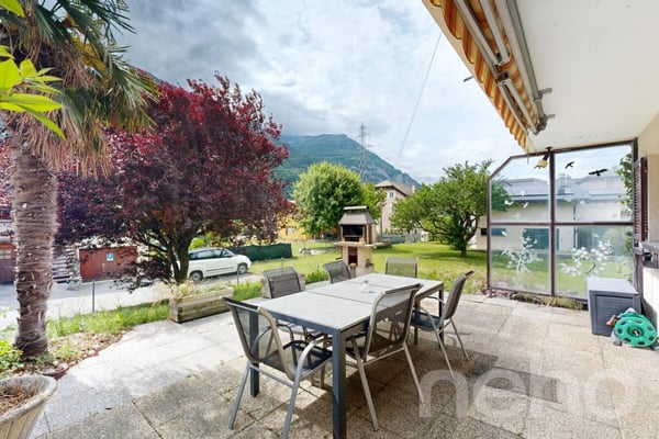 Maison mitoyenne au calme avec terrasse et garage 2