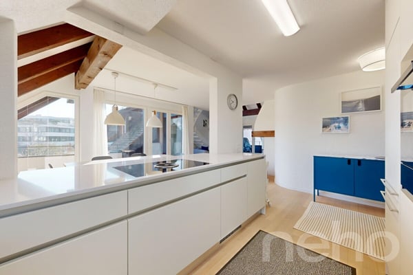 Lichtdurchflutete Dachmaisonette in ruhiger Lage von Zürich-Witikon 2