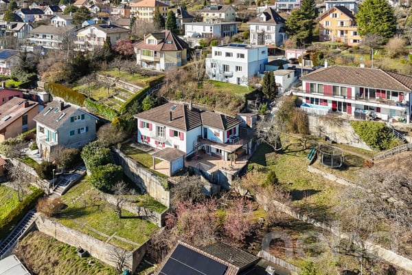 Rare sur le marché: maison individuelle avec vue lac panoramique 2