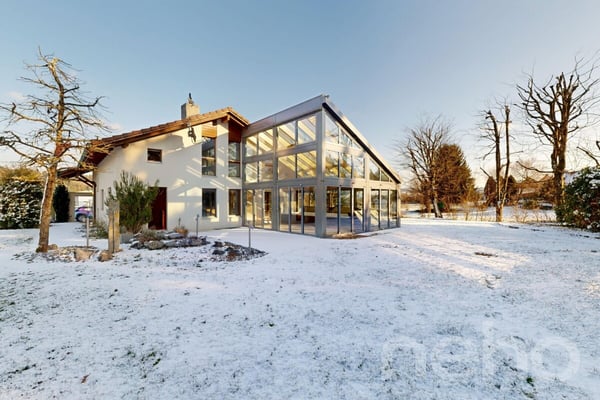 Grosses Einfamilienhaus mit Garten, Wintergarten und viel Potenzial 2
