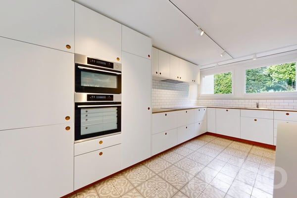 Familienfreundliches Mittelhaus mit Wintergarten und Photovoltaik 7