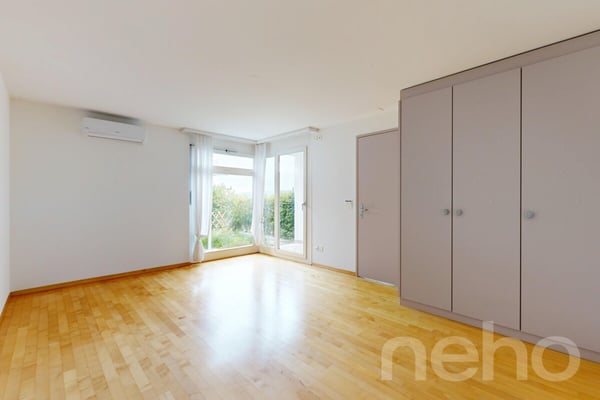 Terrassenhaus mit Blick über Bremgarten 8