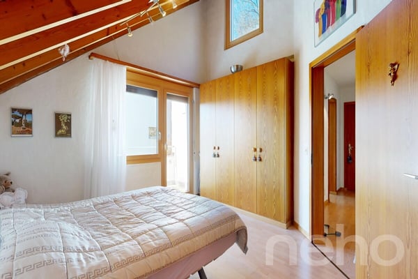 Charmantes 6 Zimmer Einfamilienhaus mit Pool, Sauna und Weitsicht 7