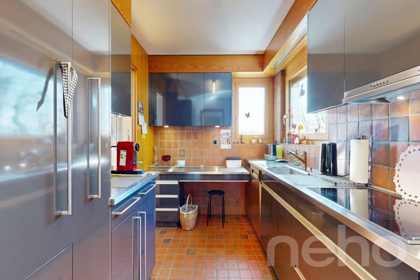 Charmantes 6 Zimmer Einfamilienhaus mit Pool, Sauna und Weitsicht 5