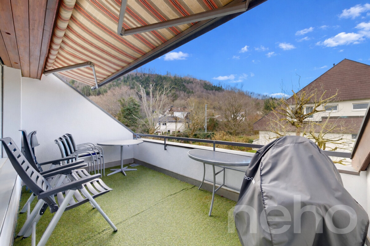 Immobilie in Bättwil - Wohnen mit Charme: Lichtdurchflutete Dachwohnung mit Terrasse - Bild 2
