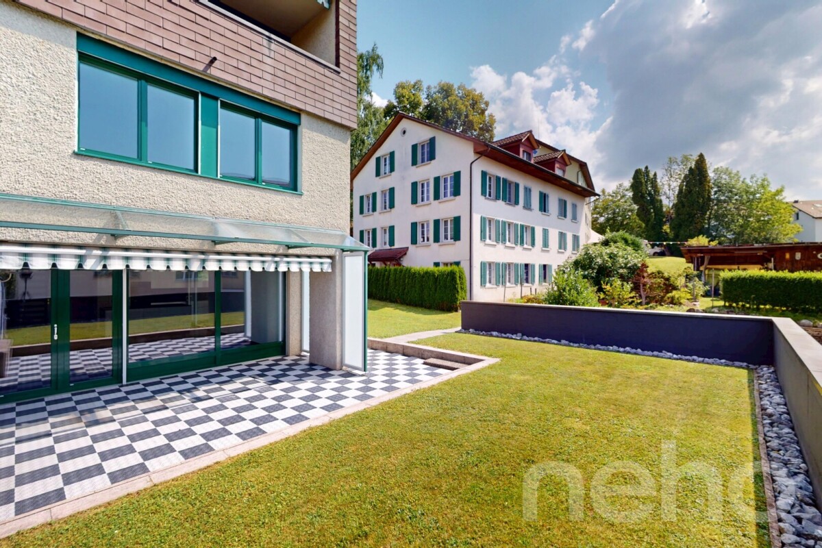Immobilie in Bäretswil - Moderne und renovierte Maisonette-Wohnung mit Gartensitzplatz - Bild 2