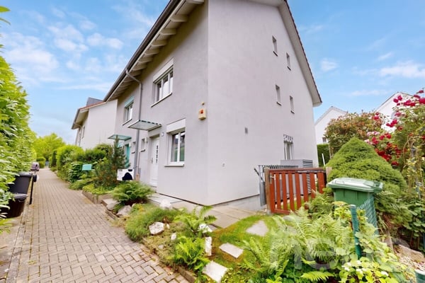 Gepflegtes 5-Zimmer Doppel-EFH an familienfreundlicher Lage im Grünen 1